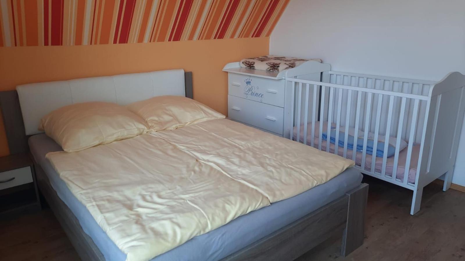 Ferienwohnung Mittelpunkt Schortens Buitenkant foto